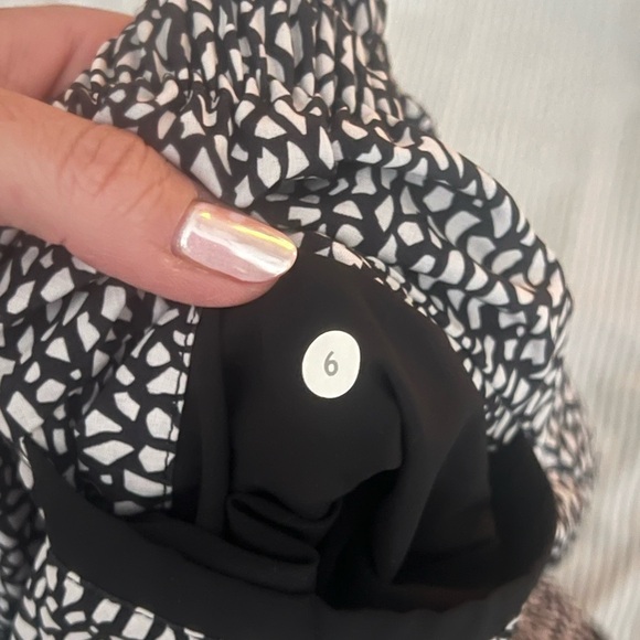 Lululemon shorts size 6 - worn once - Picture 3 of 3